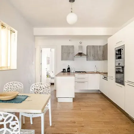 The Maltese Pearl Apartment *